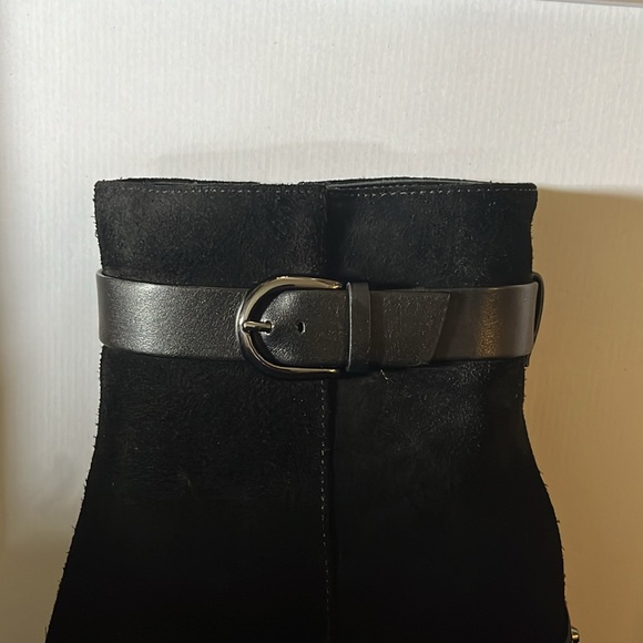 Michael Kors Livvy bootie, black suede - Picture 7 of 8